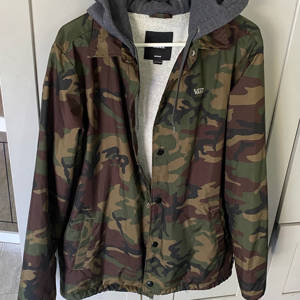 Vans Men’s Camo Hooded windbreaker Jacket